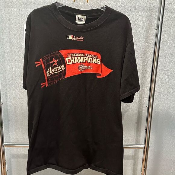 2005‎ Lee Men's Black and Red Astro championship T-shirt Size Large - Picture 1 of 4